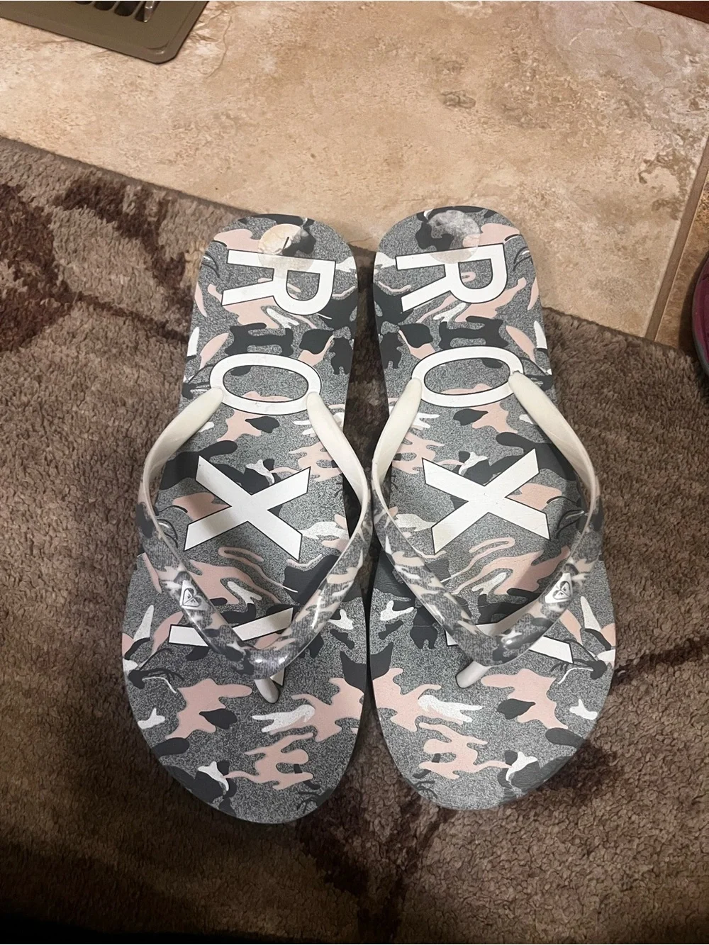 Roxy flip flops
